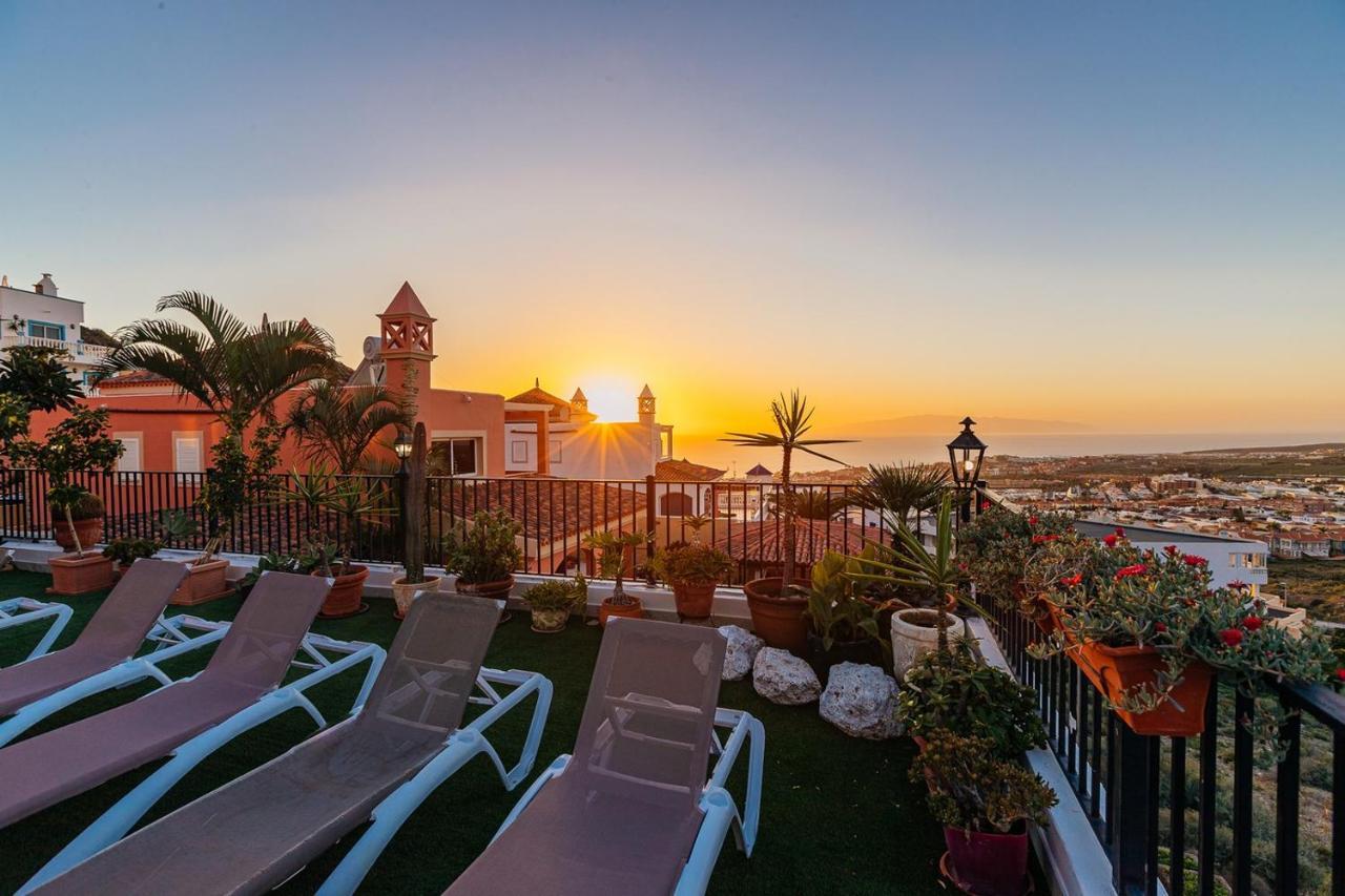 Spacious Four Bedroom Villa With Magnificent Views Costa Adeje  Extérieur photo