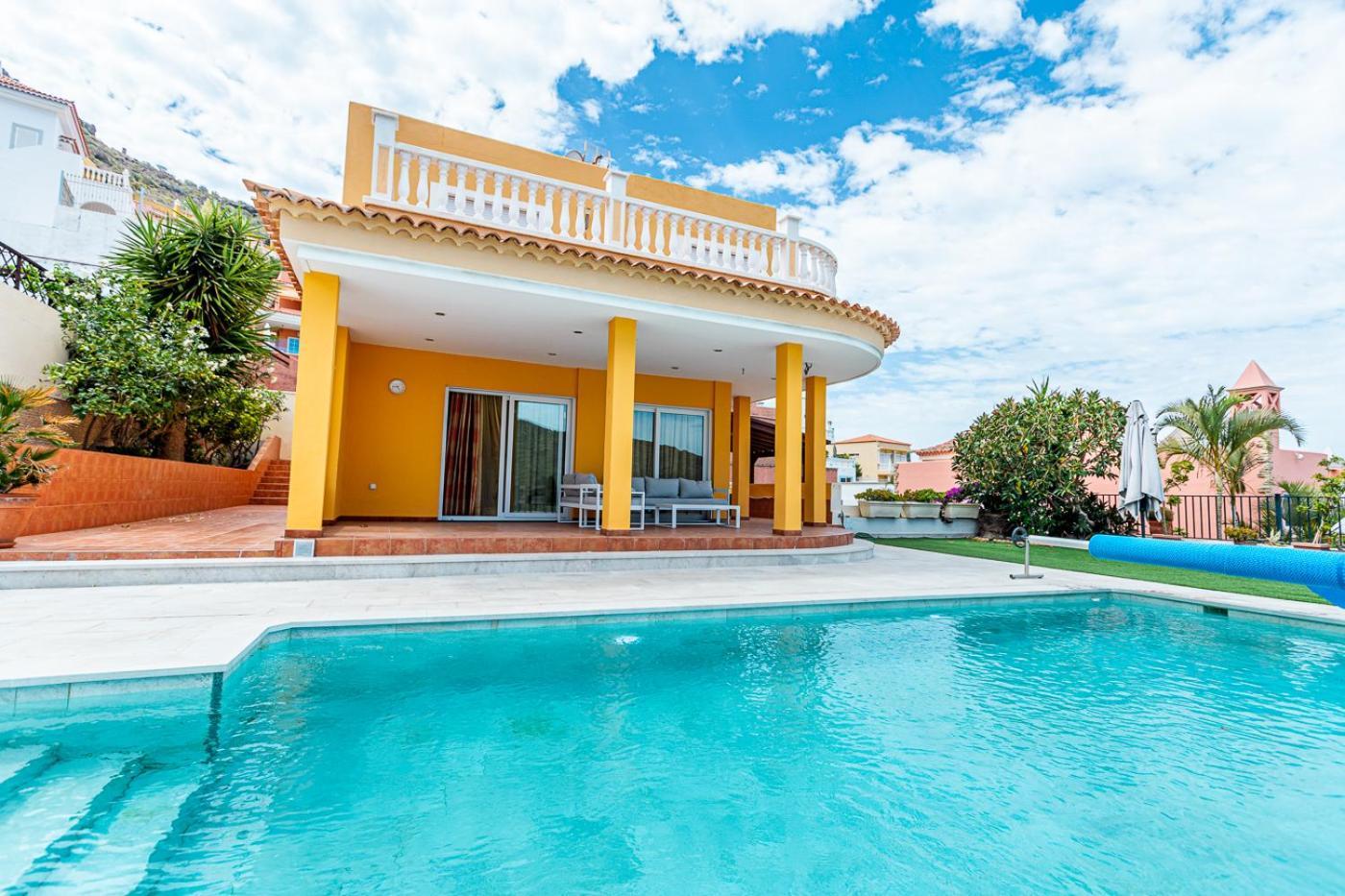 Spacious Four Bedroom Villa With Magnificent Views Costa Adeje  Extérieur photo